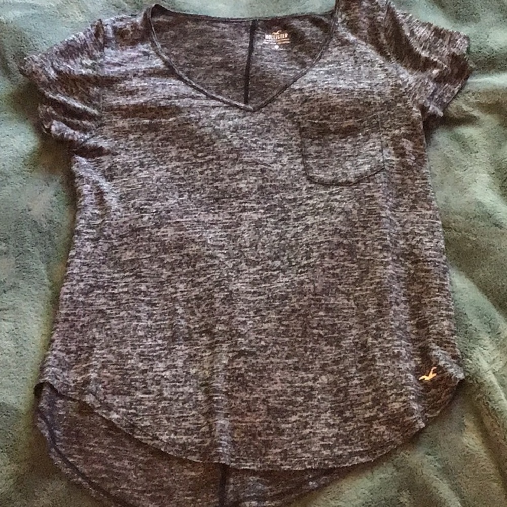 dark gray tee. hollister